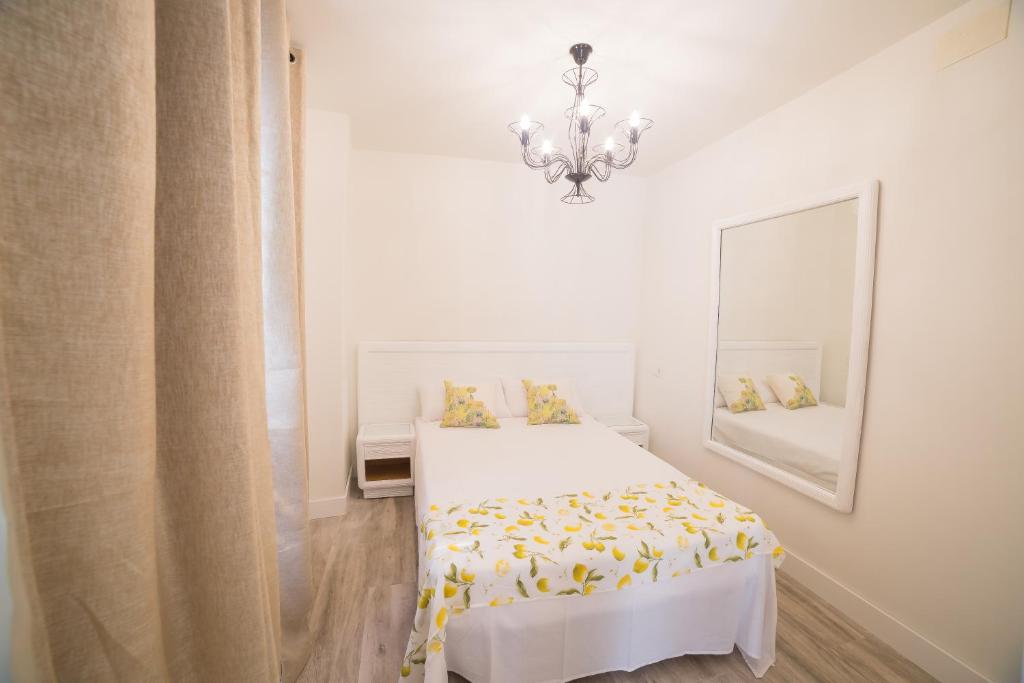 Dormitorio luminoso del estudio